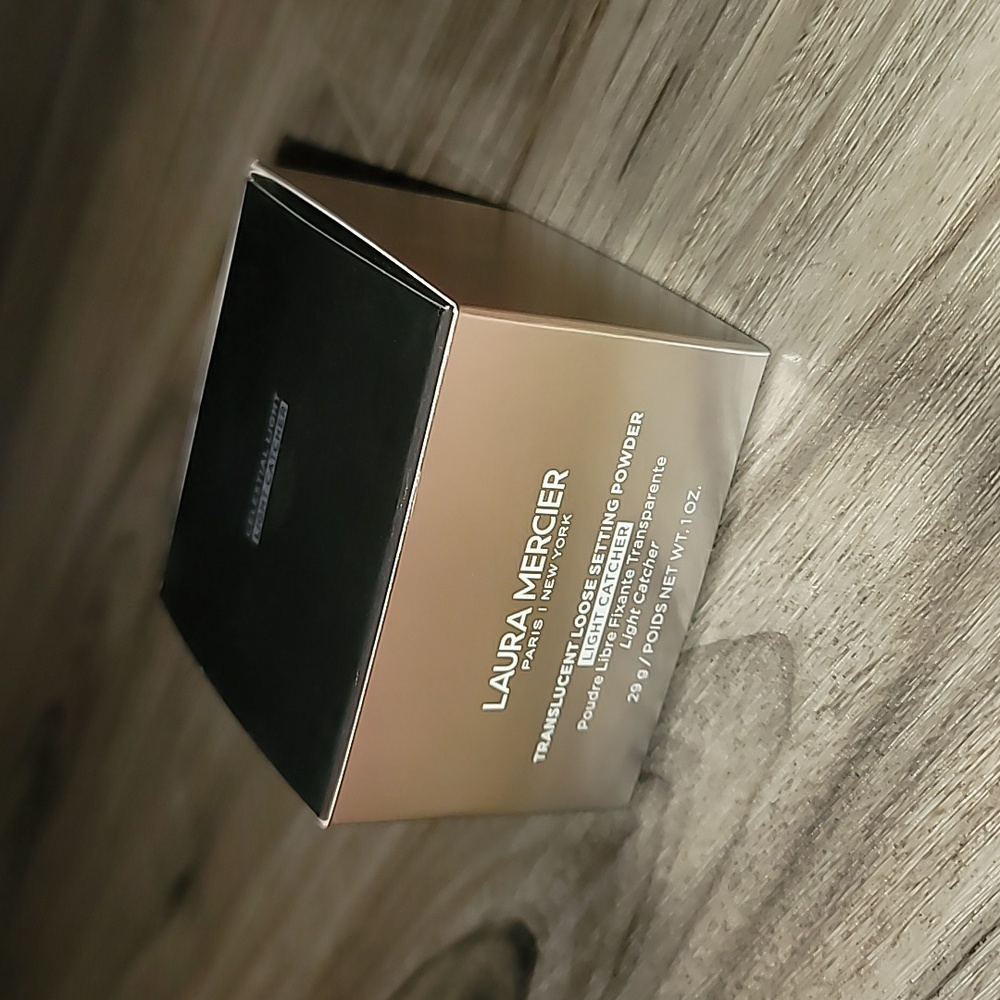 LAURA MERCIER Translucent Loose Setting Powder NIB Light Catcher